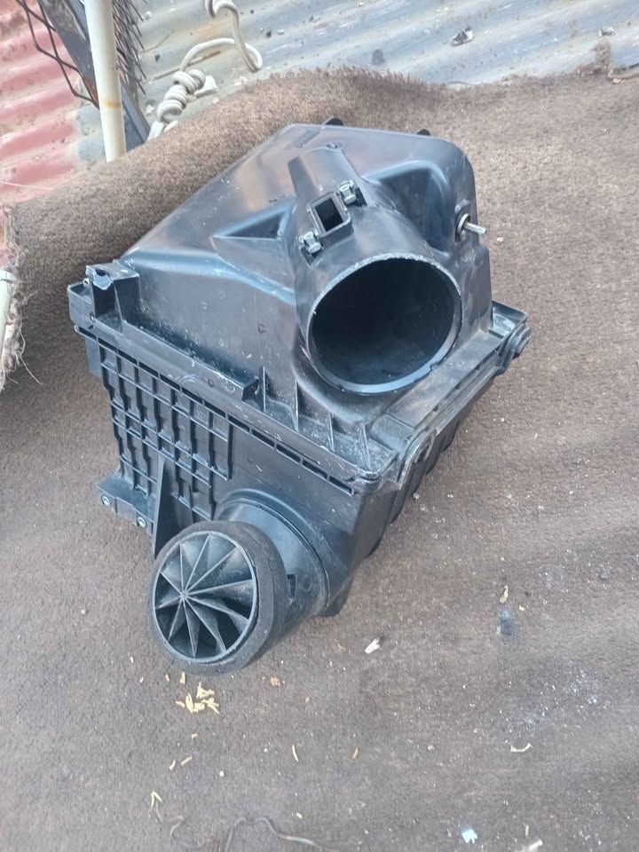 Isuzu TFR / D air filter - Private Seller Isuzu TFR / D air filter - Private Seller