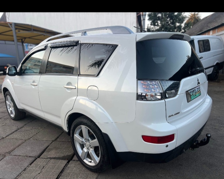 Mitsubishi outlander 2.4 GLS