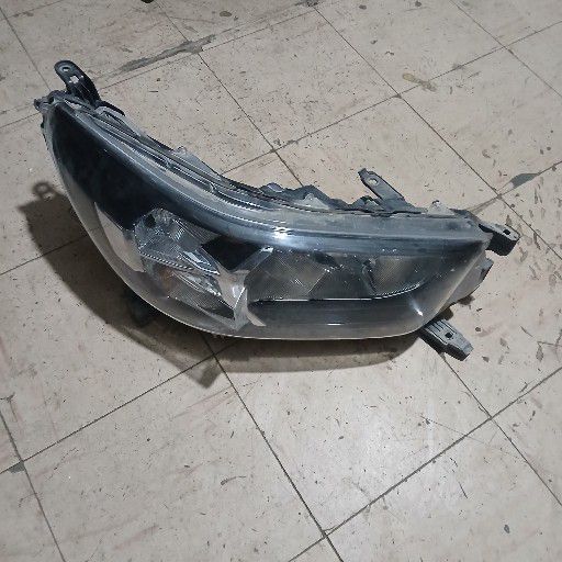 Toyota hilux gd6 headlight - Private Seller
