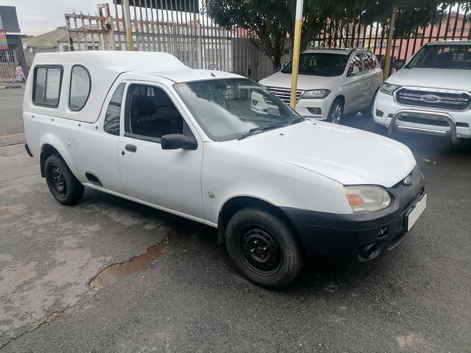 2011 Ford Bantam 1.6 Bakkie with a Canopy