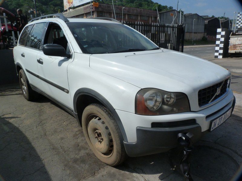 Volvo XC90 2.5T AND AT White - 2004 STRIPPING FOR SPARES - Private Seller Volvo XC90 2.5T AND AT White - 2004 STRIPPING FOR SPARES - Private Seller