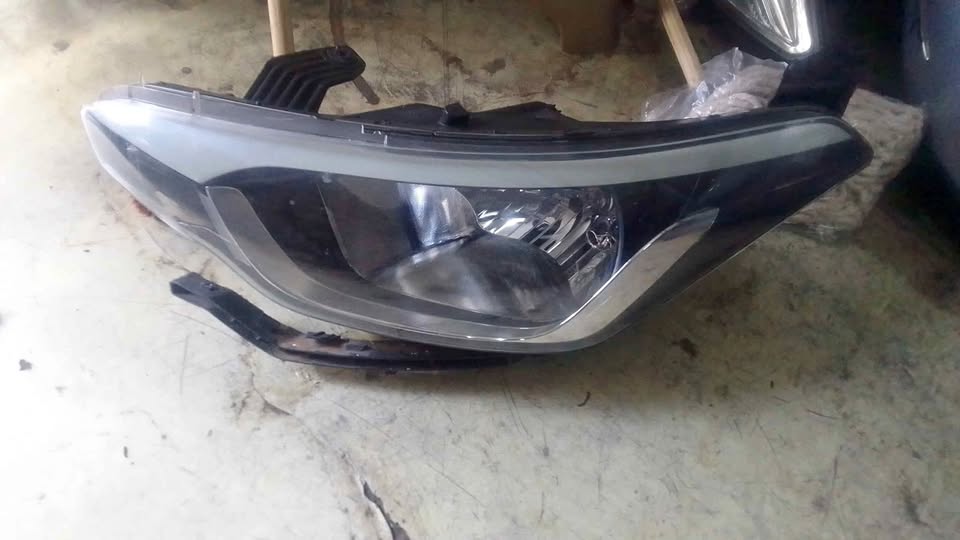 Hyundai i20 grand headlight - Private Seller Hyundai i20 grand headlight - Private Seller