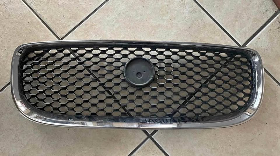 Jaguar XE grill - Private Seller Jaguar XE grill - Private Seller
