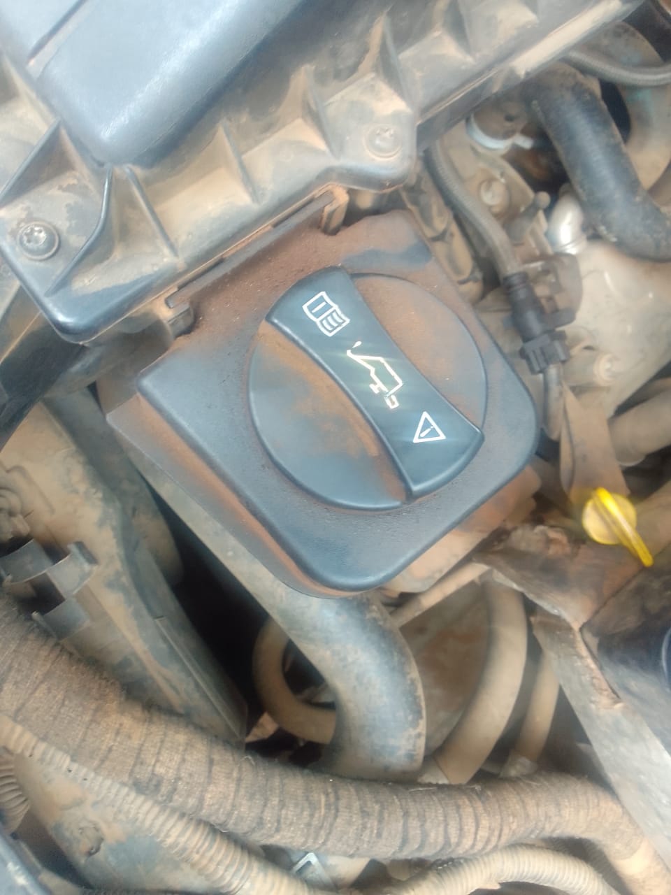 Used Oil Filter Cap for Mercedes Vito 116 CDI Ambulance for sale - Private Seller Used Oil Filter Cap for Mercedes Vito 116 CDI Ambulance for sale - Private Seller
