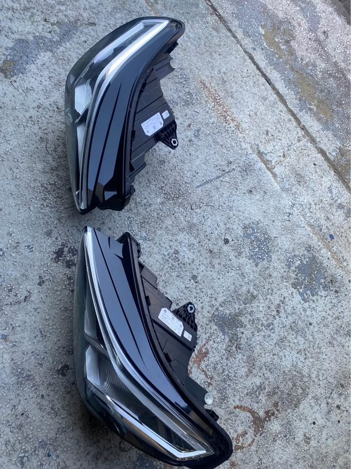BMW X1 U11 headlights