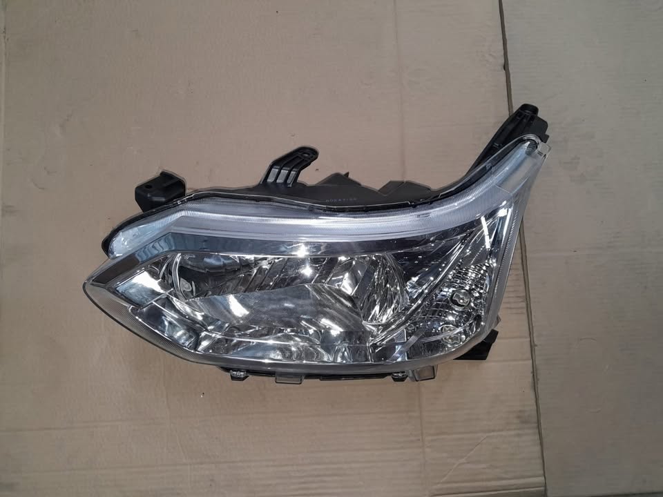 TOYOTA AVANZA LEFT HEAD LIGHT 2015 FOR SALE - Private Seller TOYOTA AVANZA LEFT HEAD LIGHT 2015 FOR SALE - Private Seller