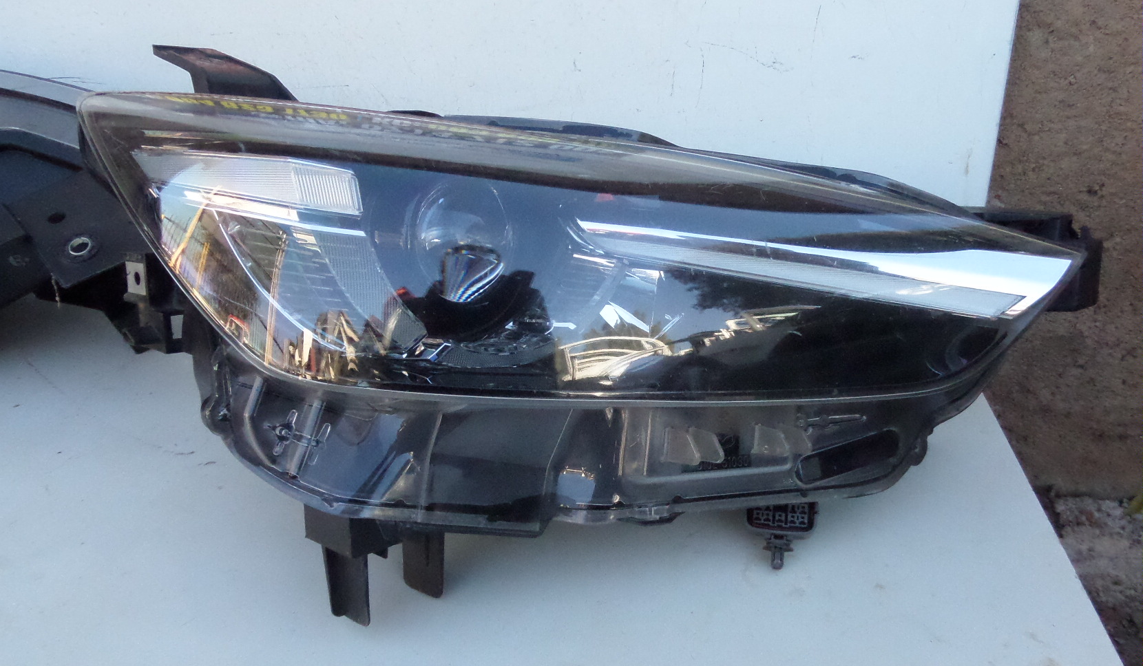 Mazda CX-3 left and right side LED headlights (left side remaining) - Private Seller Mazda CX-3 left and right side LED headlights (left side remaining) - Private Seller