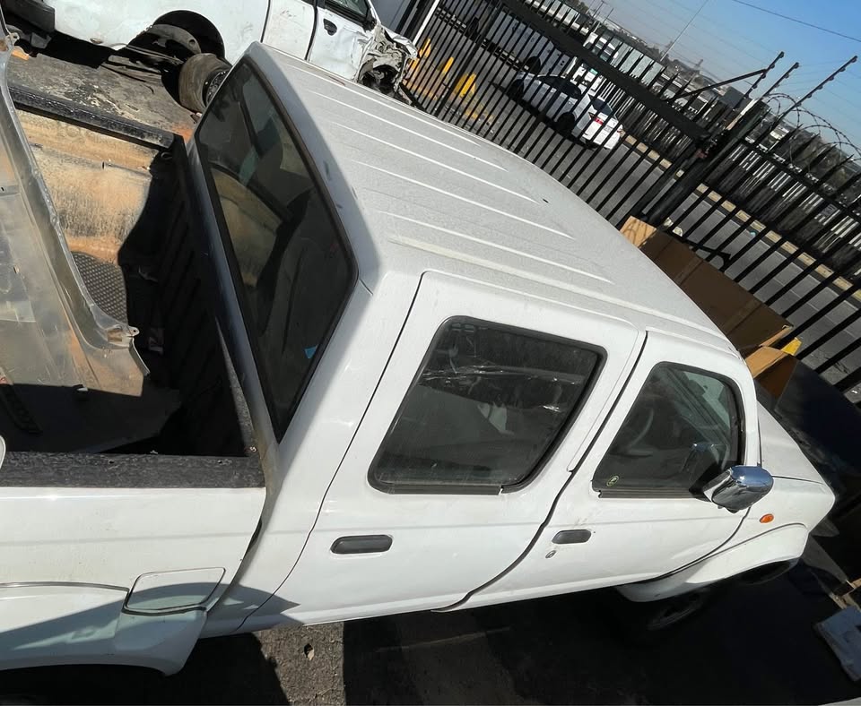Nissan Np300 manual for stripping Call or dm - Private Seller Nissan Np300 manual for stripping Call or dm - Private Seller