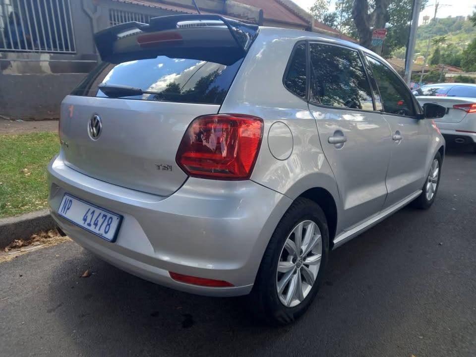 2017 VW Polo 6 Tsi 1.2 Petrol, Manual, Silver Color, Mileage . Service book.