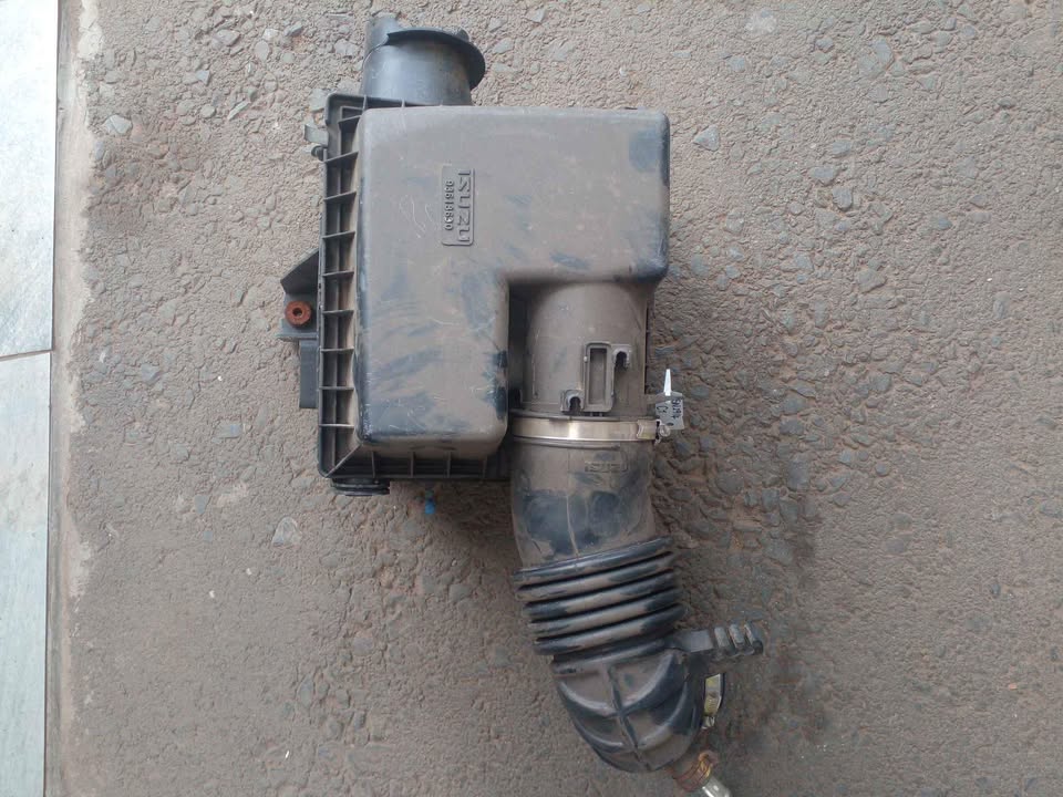 2014 Isuzu BK250 airfilter box - Private Seller