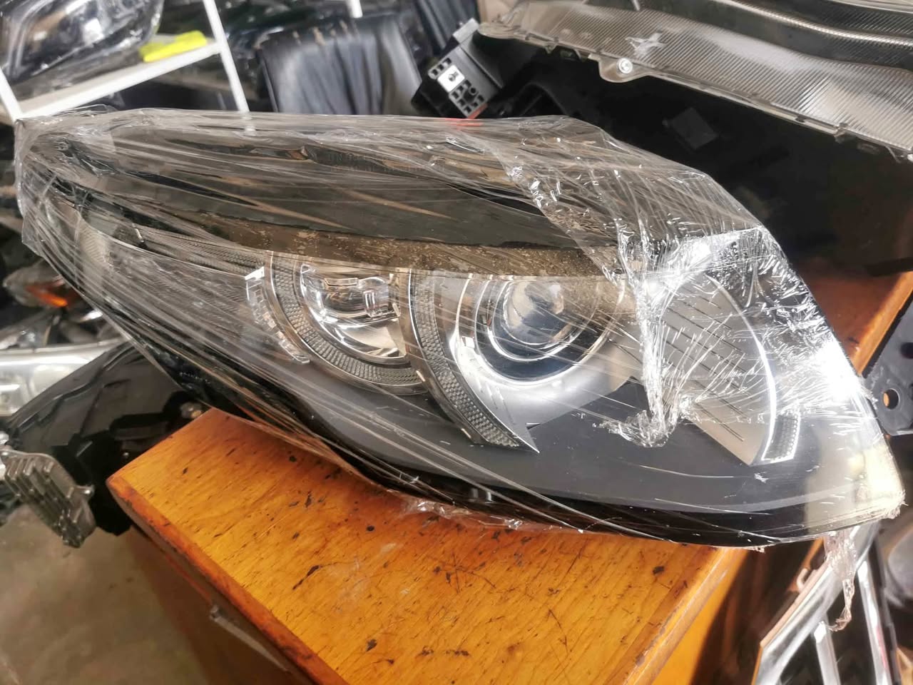 Range Rover Evoque right complete headlight 2016 - Private Seller Range Rover Evoque right complete headlight 2016 - Private Seller