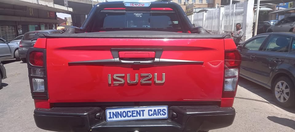 2019 ISUZU KB250 2.5 DIESEL, MANUAL , DOUBLE CAB, RED COLOUR, MILEAGE 97000KM