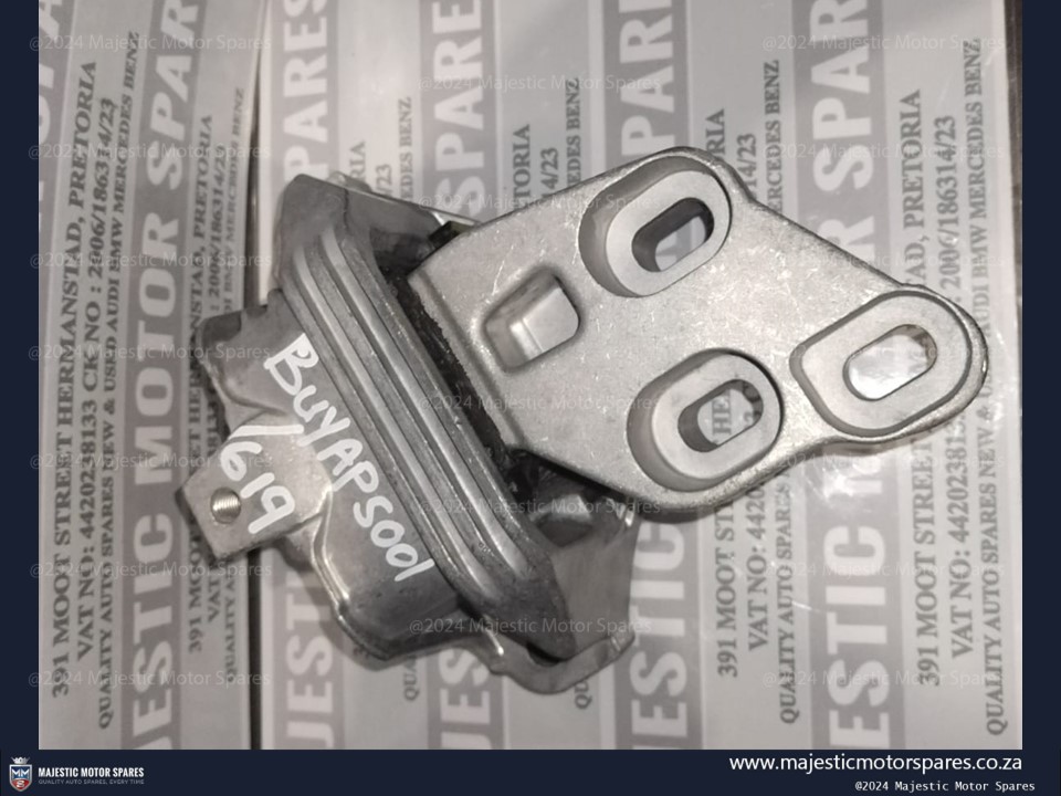 Mercedes Benz gearbox mounting for sale - Private Seller