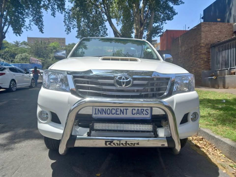 2014 Toyota Hilux Single Cab 3.0 D4D DIESEL LEGEND 45, Manual, White Color, Mileage
