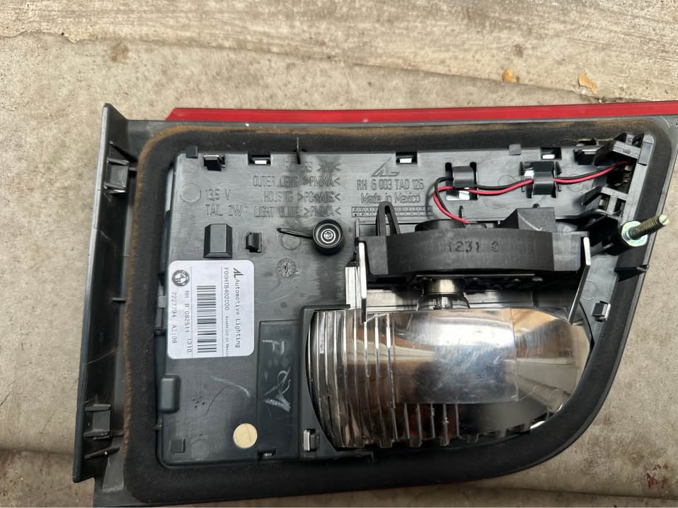 2011-2013 BMW X5 X5M E70 Passenger Right RH Tail Light Lamp Assembly OEM - Private Seller 2011-2013 BMW X5 X5M E70 Passenger Right RH Tail Light Lamp Assembly OEM - Private Seller