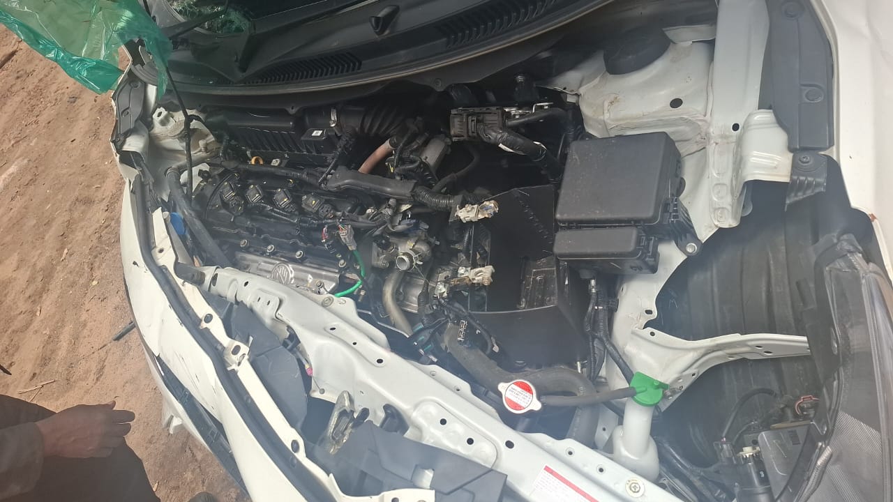 Toyota starlet accident-damaged car stripping | used spare parts for sale