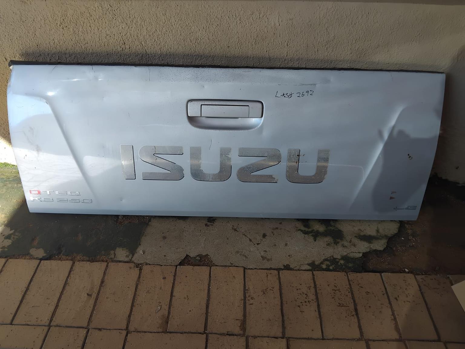 ISUZU KB250 DTEQ LE TAILGATE - Private Seller