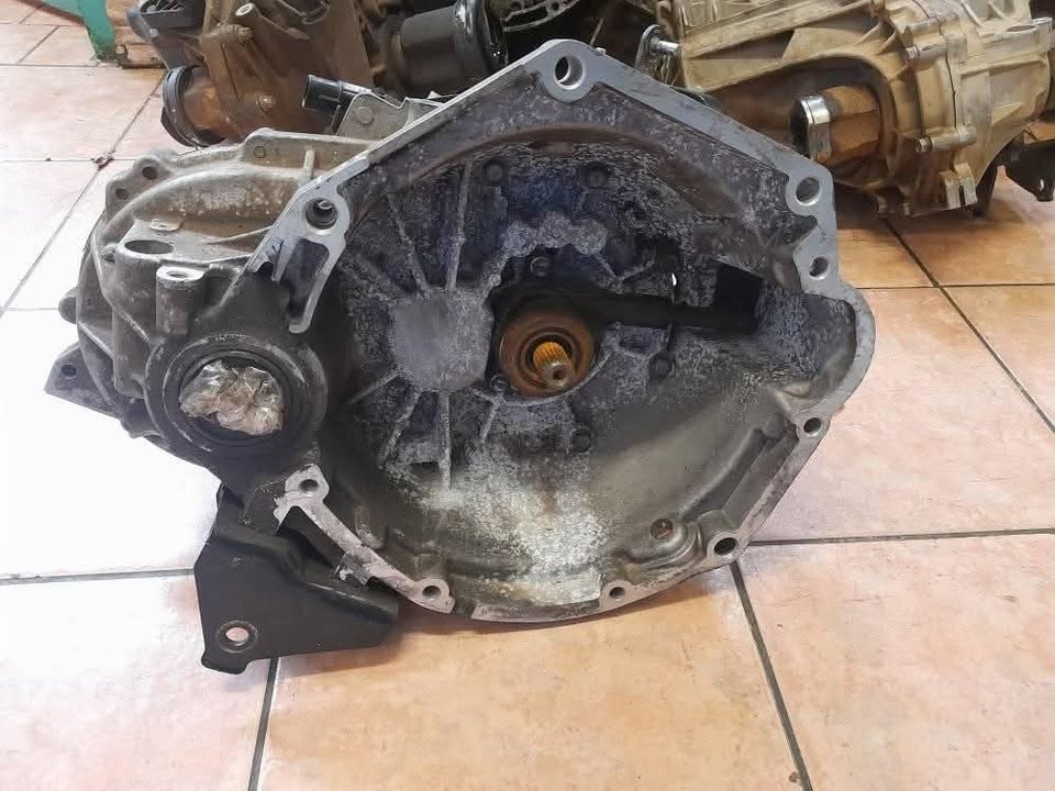 HYUNDAI i20 GEARBOX - Private Seller HYUNDAI i20 GEARBOX - Private Seller
