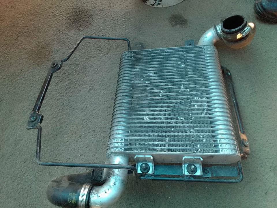 2012 Mahindra XUV500 2.2D mHawk W6 intercooler and pipes for sale - Private Seller