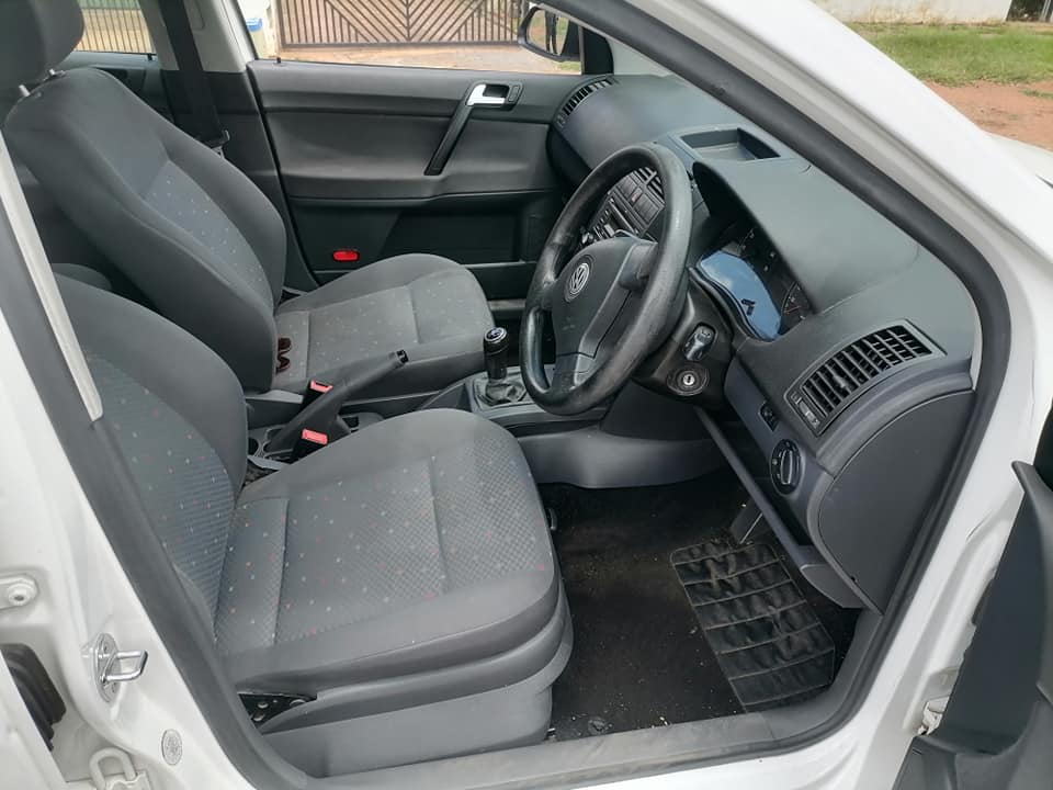 2009 Volkswagen polo Bojwa 1.6 Trend line with a nice interior