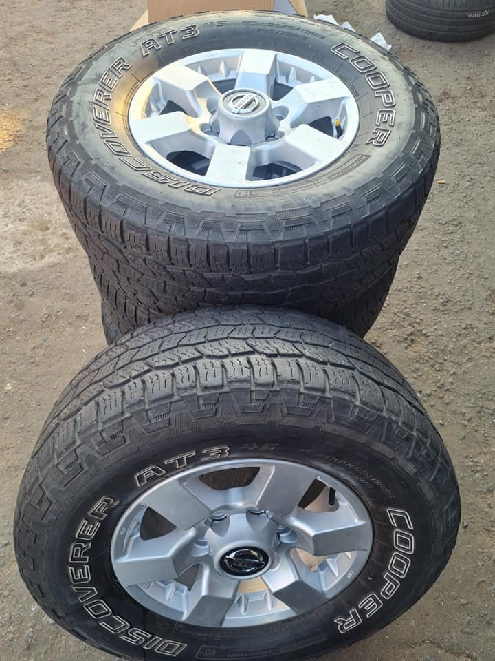 Nissan np300 original alloy mags size 16×tyres 265/80/16 Cooper - Private Seller