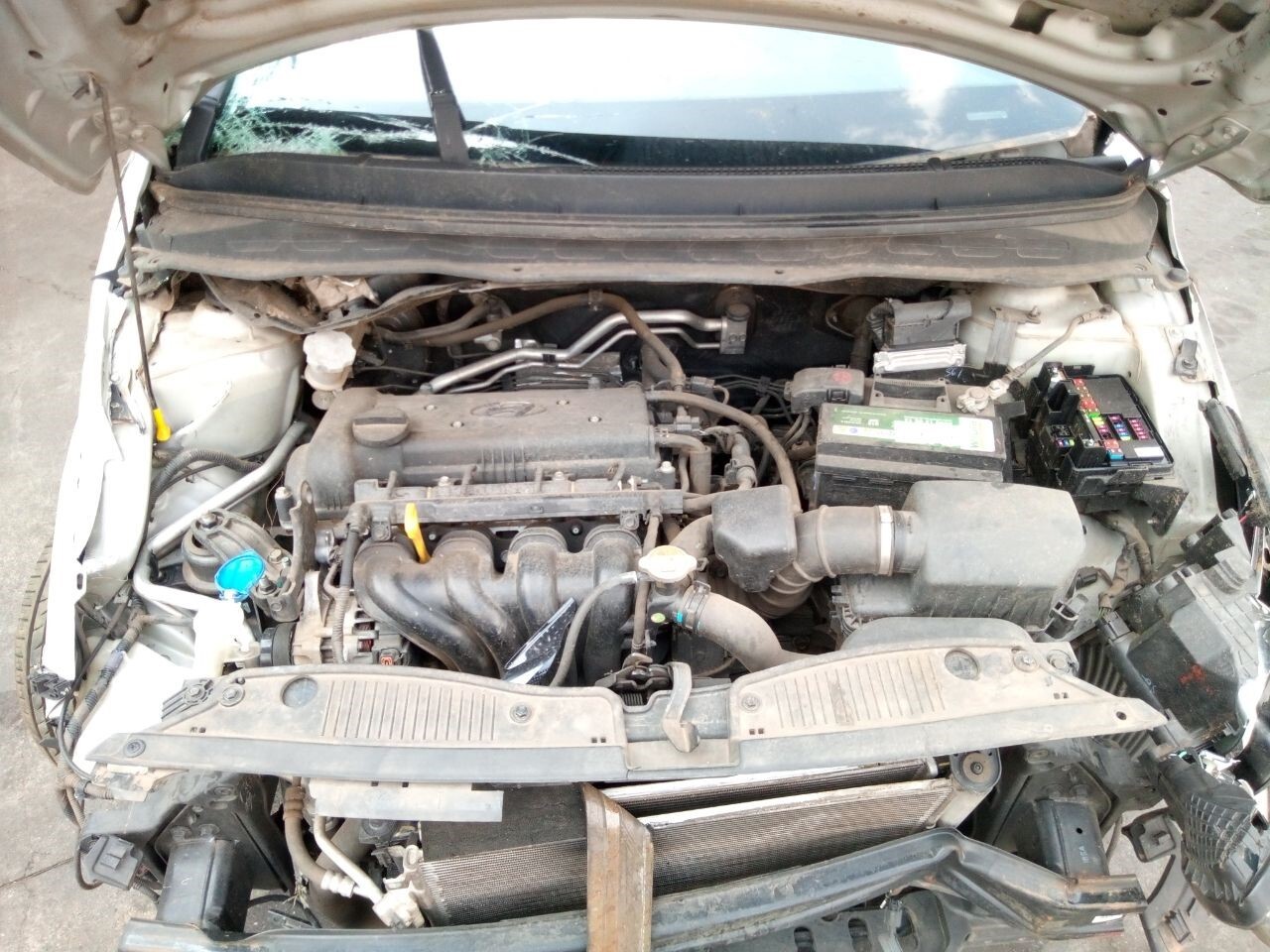 Hyundai i20 1,4 Glide Silver - 2013 Spares - Private Seller Hyundai i20 1,4 Glide Silver - 2013 Spares - Private Seller