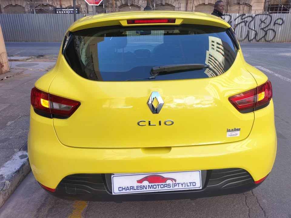 For sale: 2015 Renault Clio 900T