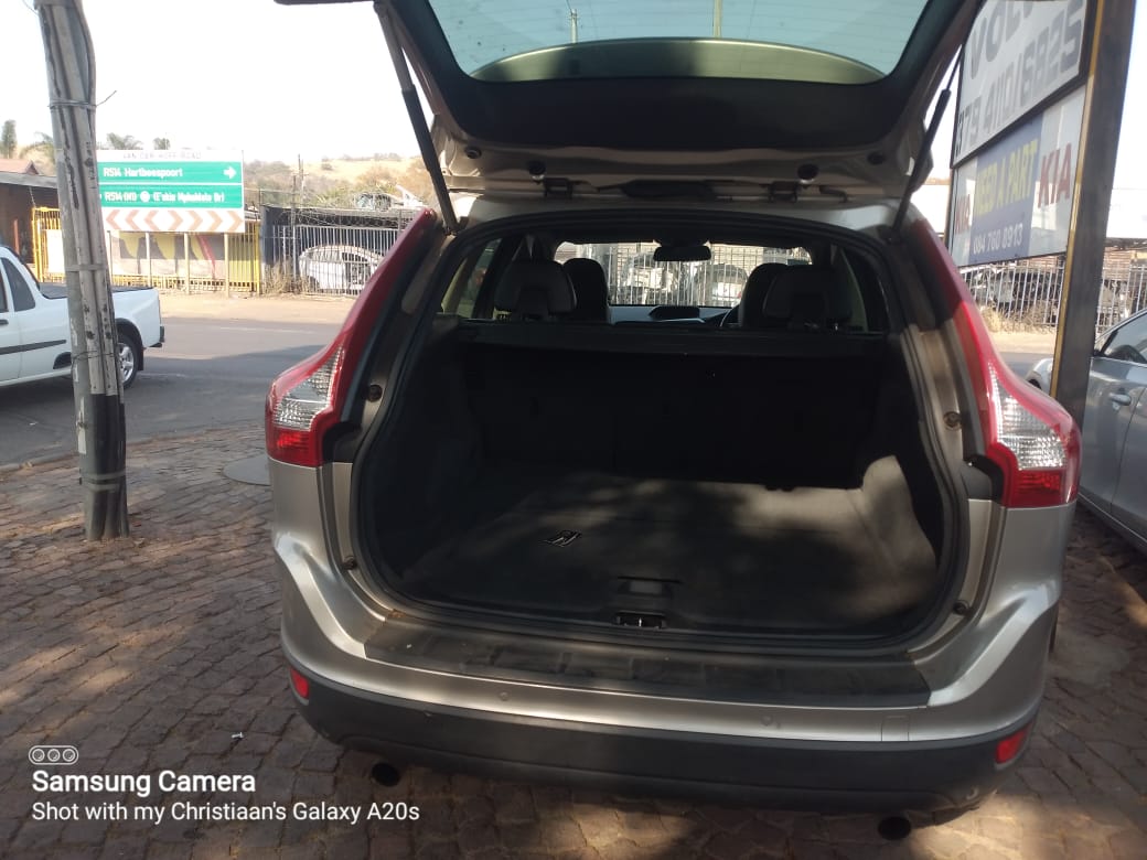 2010 VOLVO XC60 2.0T POWERSHIFT STIPPING FOR SPARES - Private Seller
