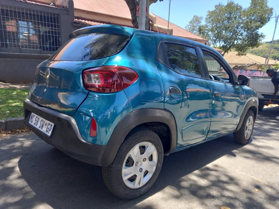 2023 RENUALT KWID 1.0 ENG PETROL, MANUAL TRANSMISSION, GREEN COLOR, MILEAGE