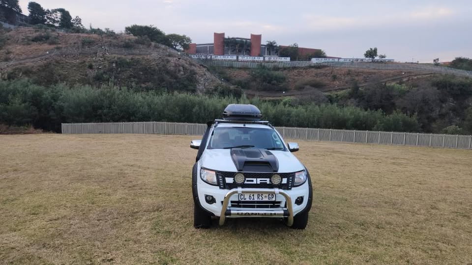 URGENT SALE: 2015 automatic Ford Ranger 4x4 XLT– Head-Turning Power & Style