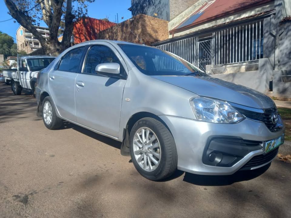 Toyota Etios Sedan 1.5 Sprint Petrol, Manual, Silver, 74000kms