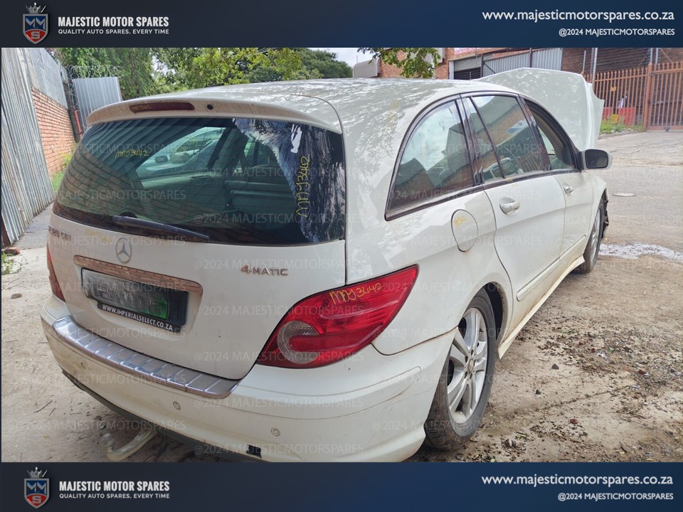 Stripping 2008 Mercedes Benz R320 CDI 4MATIC Automatic Diesel for Spares - Private Seller
