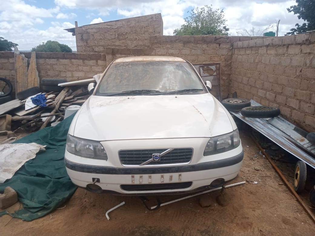 Volvo S60 T5 2002 model