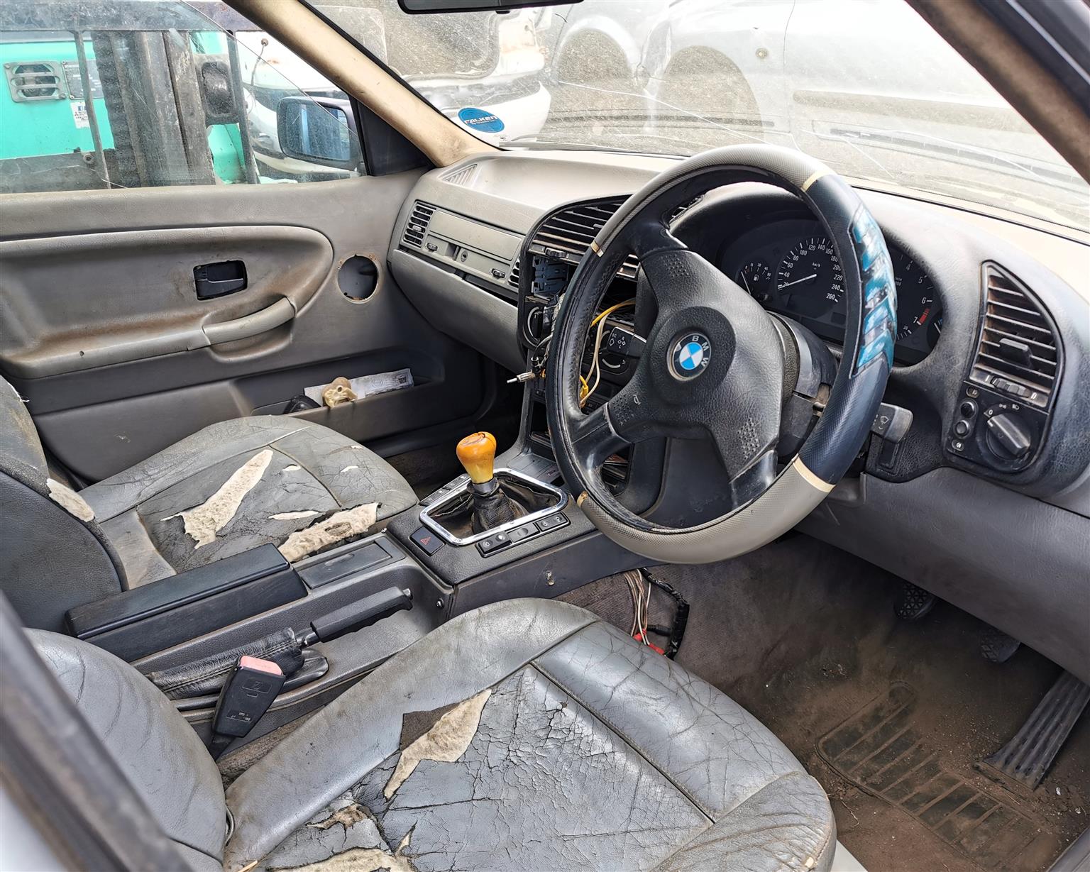 1998 BMW 325i E36 - Stripping for Spares