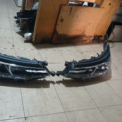 Toyota prestige headlight - Private Seller