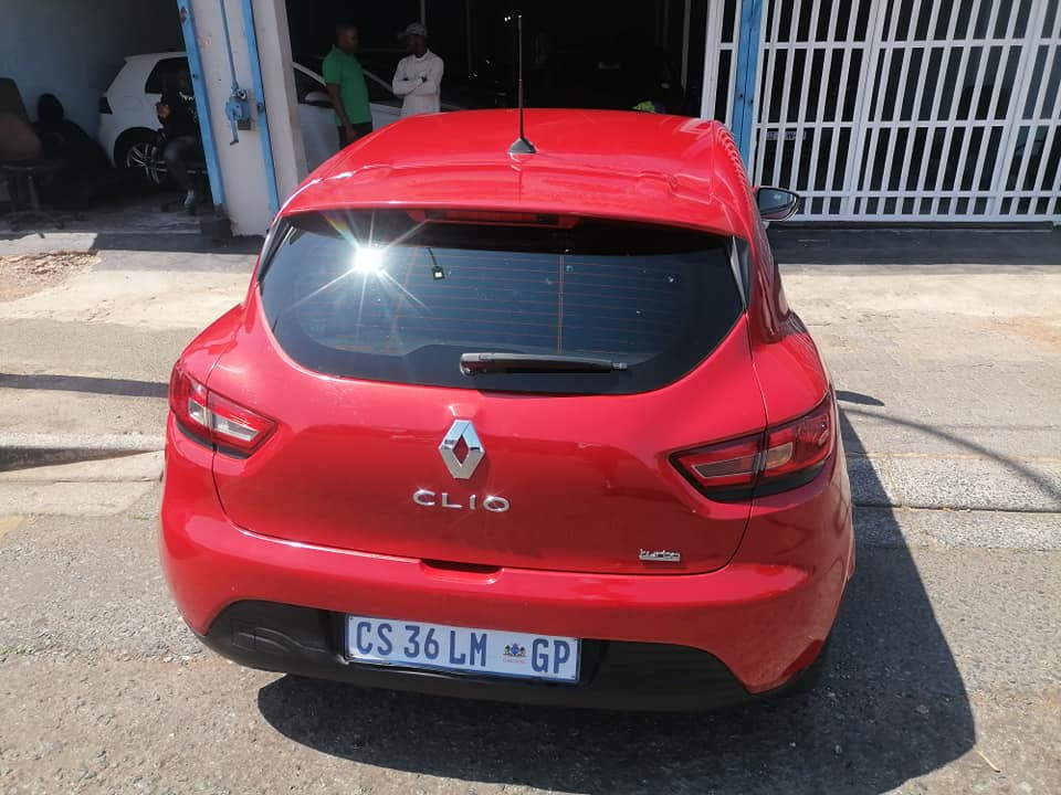 2013 Renault Clio 900T Turbo with a Nice interior seat
