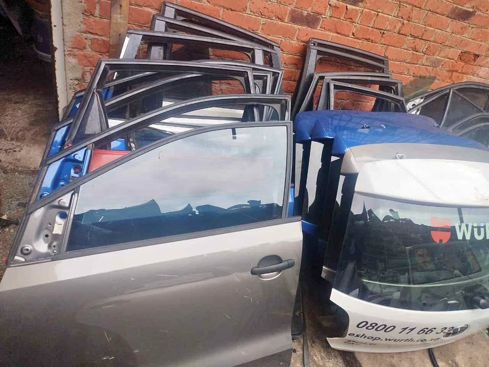 Polo vivo door for 2023 lift side