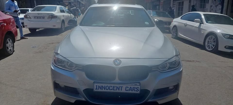 2016 BMW 318i M-SPORT 82,000KM, SILVER COLOUR, SUNROOF, LEATHER SEATS