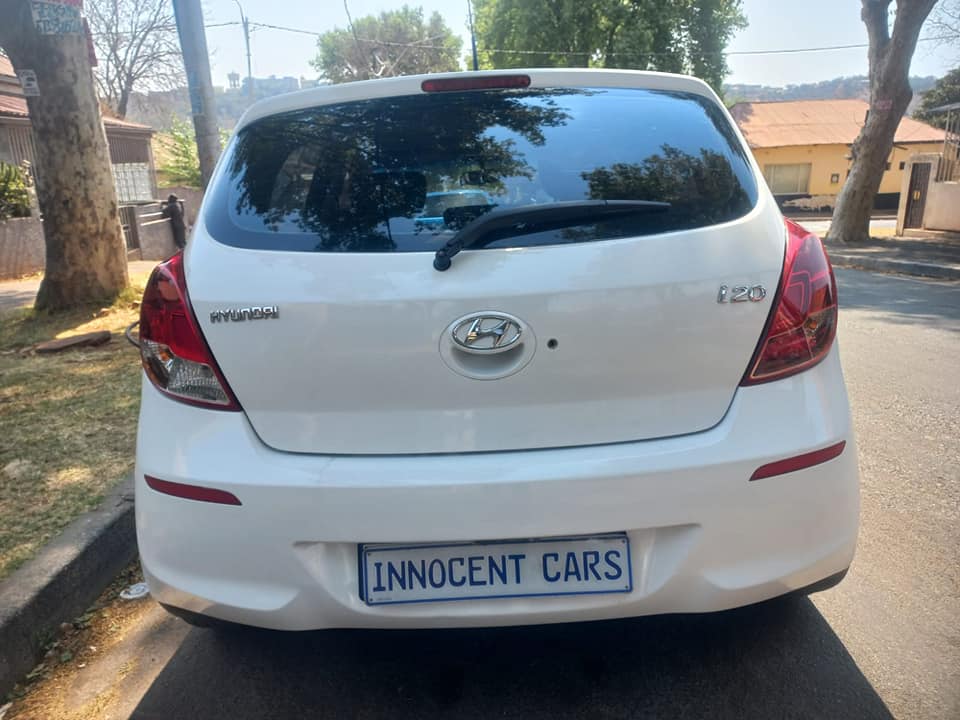 2015 HYUNDAI i20 1.2 ENGINE PETROL, MANUAL, MILEAGE 90000KMS, WHITE COLOR