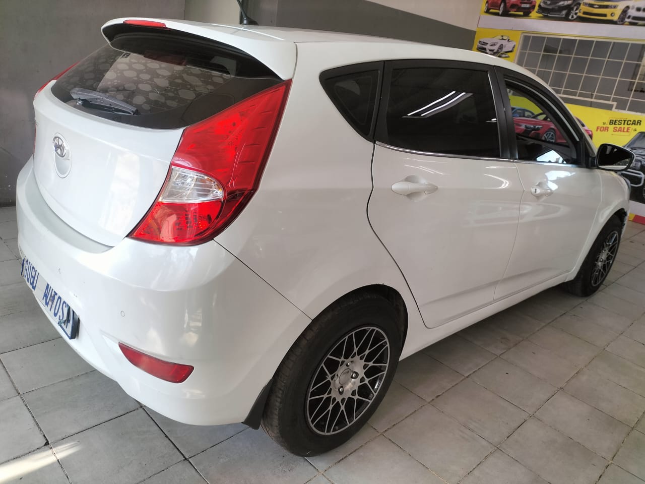 2017 HYUNDAI ACCENT 1,6 HATCHBACK PETROL77000KM