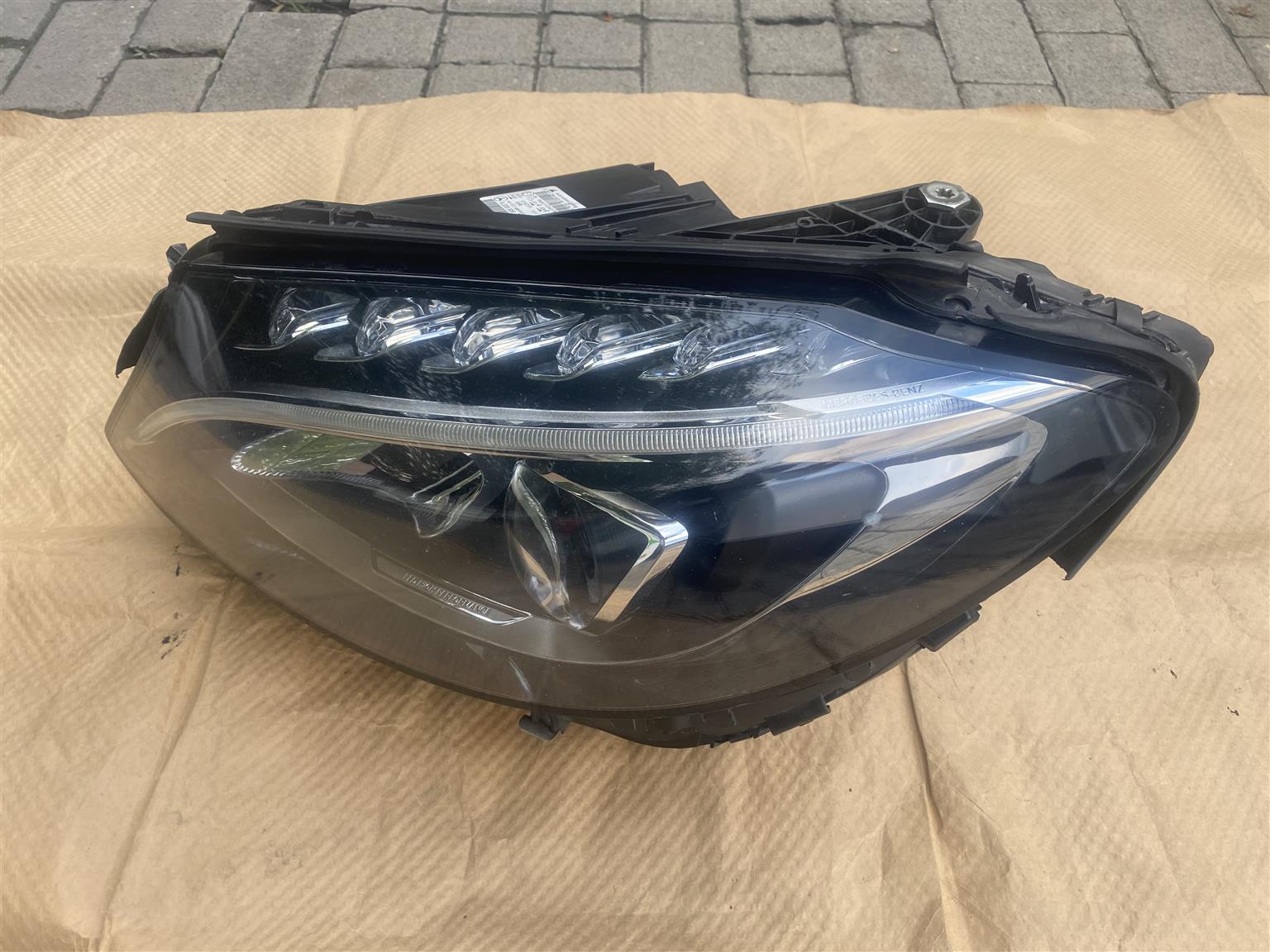 2017 MERCEDES BENZ C-CLASS W205 SINGLE XENON HEADLIGHT LEFT SIDE FOR SALE - Private Seller 2017 MERCEDES BENZ C-CLASS W205 SINGLE XENON HEADLIGHT LEFT SIDE FOR SALE - Private Seller