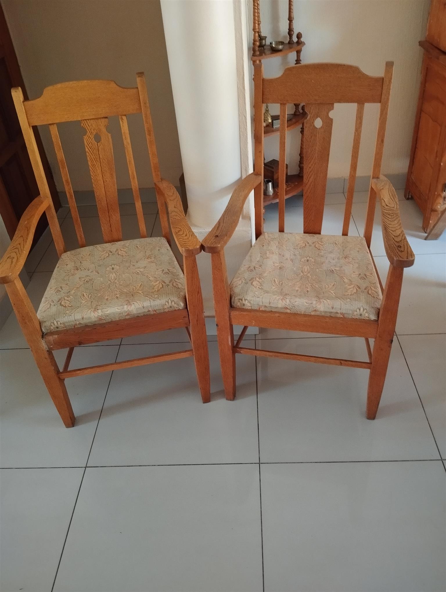 Vintage dining room chairs. Solid oak Vintage dining room chairs. Solid oak