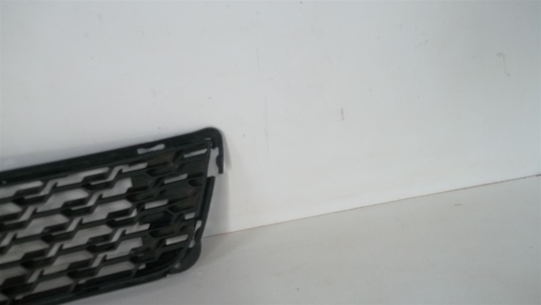 Kia Cerato Mk3 grille - Private Seller Kia Cerato Mk3 grille - Private Seller