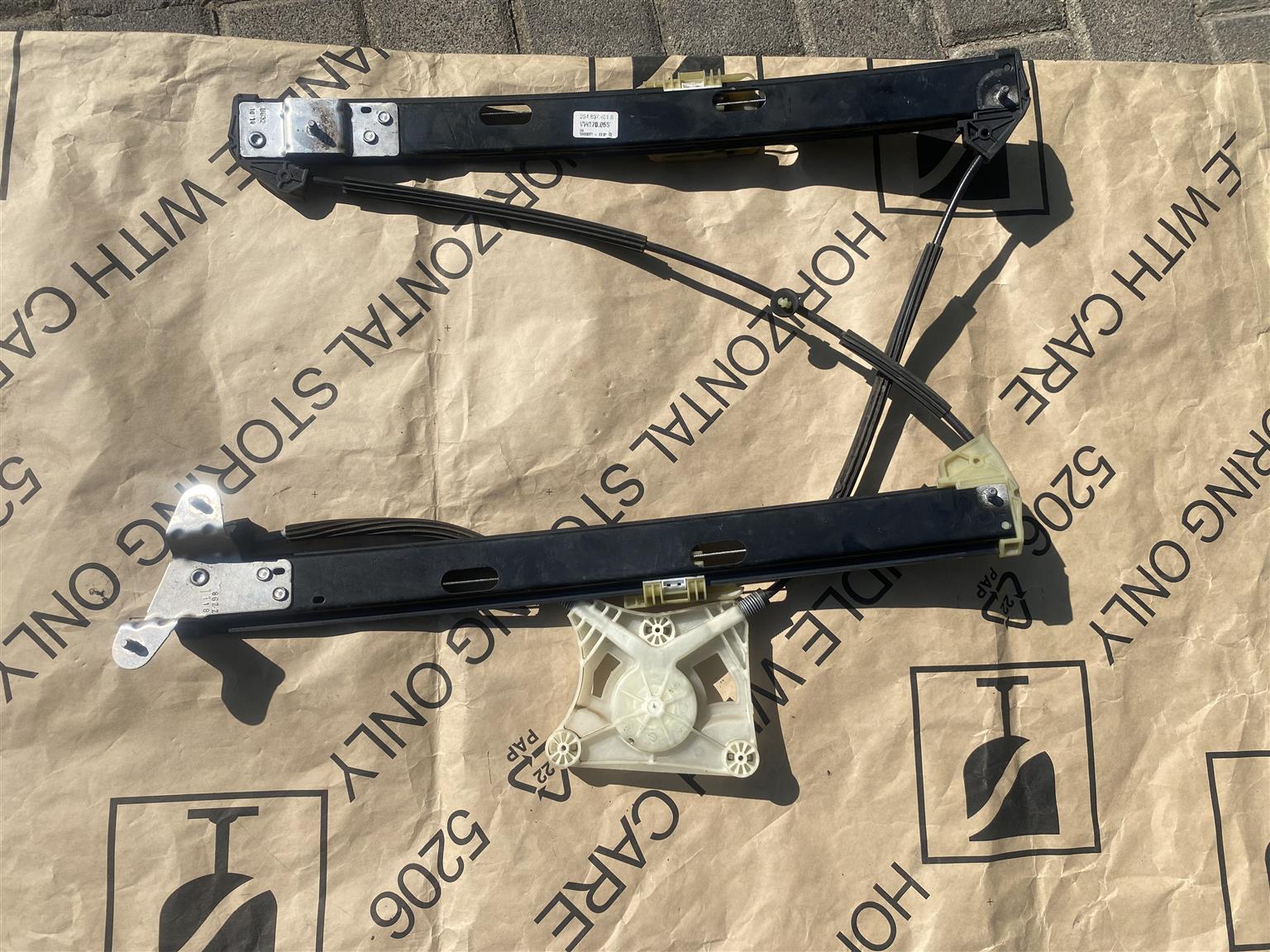 2022 VW POLO 8 LEFT FRONT WINDOW MECHANISM FOR SALE. IN PRISTINE CONDITION - Private Seller