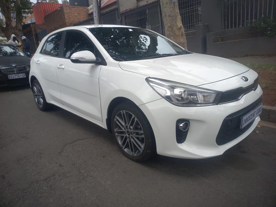 2018 KIA RIO TEC 1.4 PETROL, MANUAL, WHITE COLOR, MILEAGE 101000KMS LEATHER SEATS.