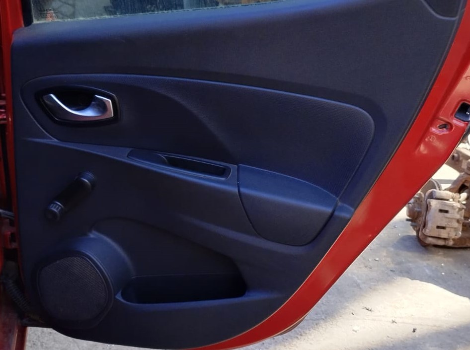 INNER RENAULT CLIO IV DOOR PANELS FOR SALE - Private Seller INNER RENAULT CLIO IV DOOR PANELS FOR SALE - Private Seller