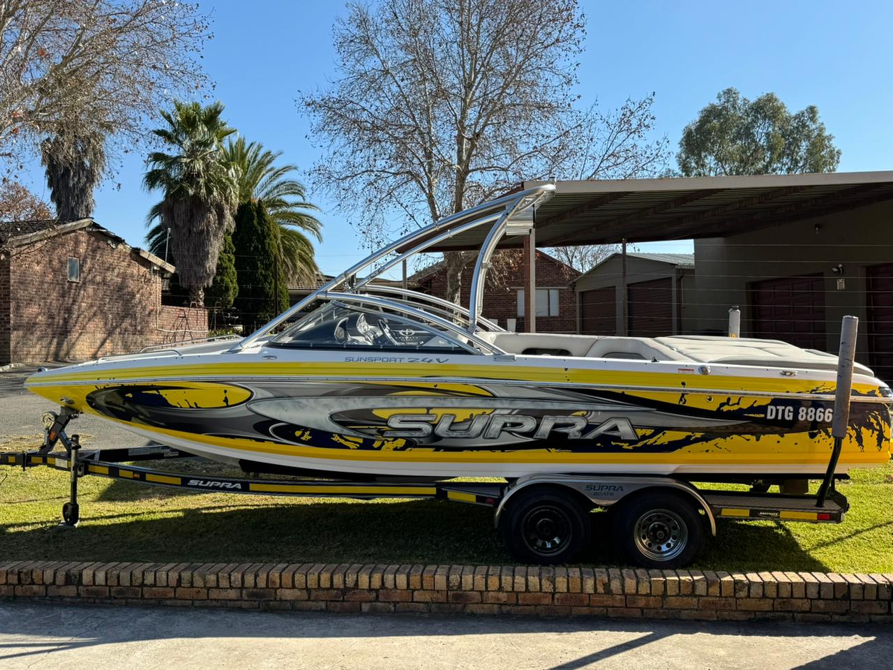 24ft Supra 24v Wakeboard & Wakesurf Boat