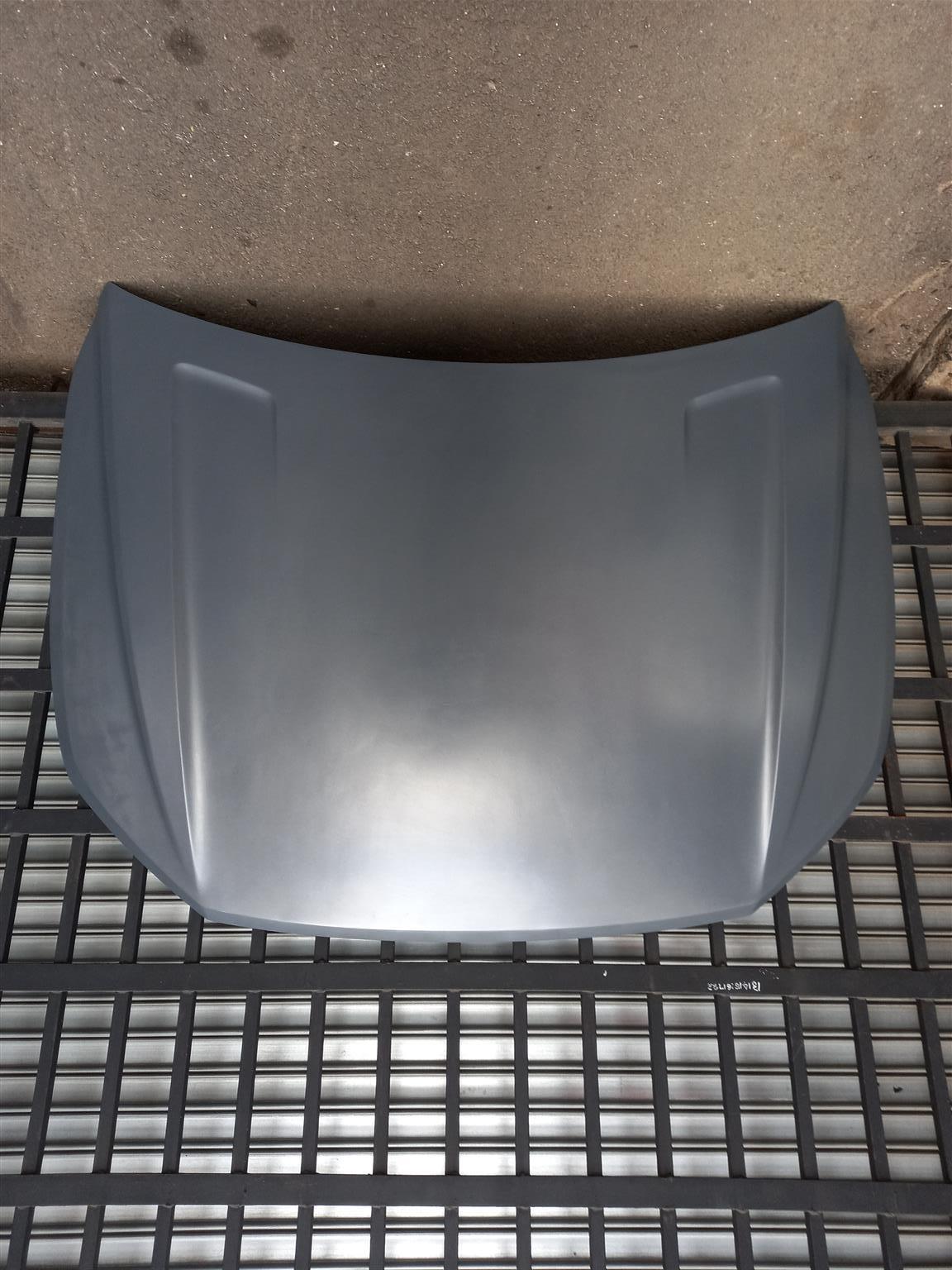 VW TOUAREG 2018 FRONT BONNET - Private Seller VW TOUAREG 2018 FRONT BONNET - Private Seller