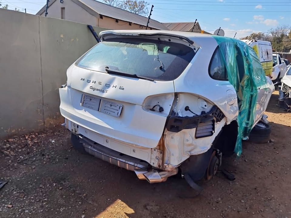 2015 PORSCHE CAYENNE S DIESEL V8 STRIPPING AS SPARES - Private Seller 2015 PORSCHE CAYENNE S DIESEL V8 STRIPPING AS SPARES - Private Seller