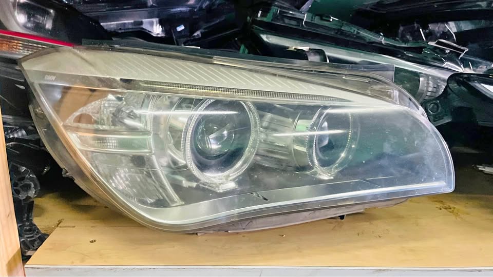 BMW X1 E84 headlight - Private Seller BMW X1 E84 headlight - Private Seller